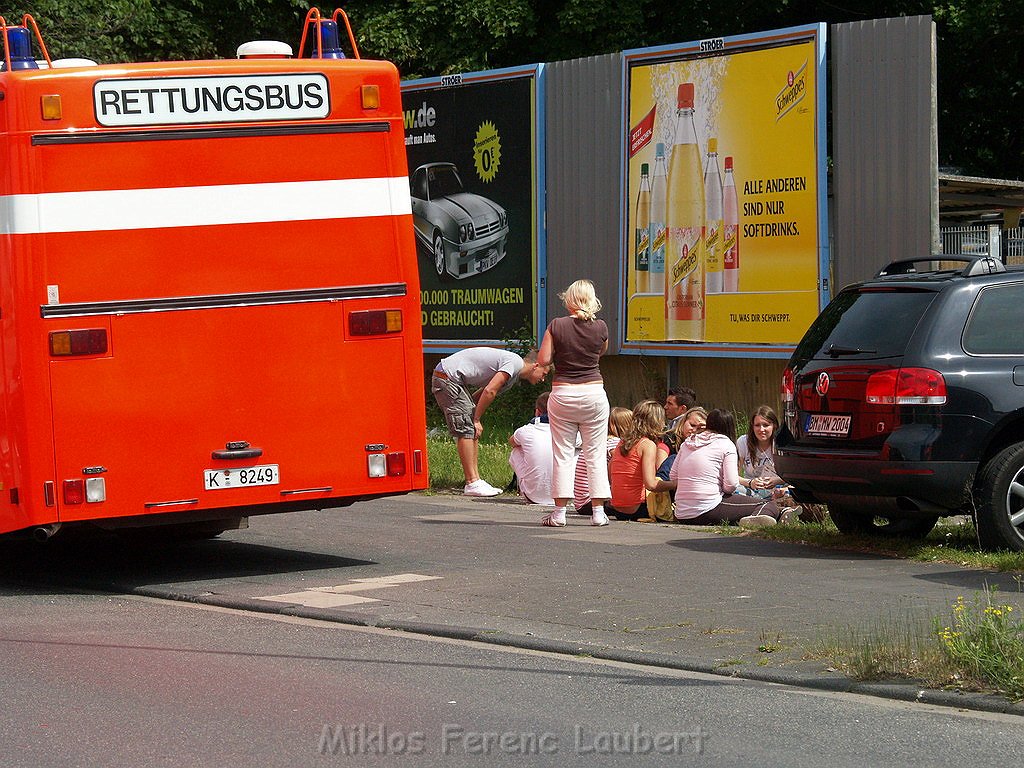 VU Auffahrunfall Reisebus auf LKW A 1 Rich Saarbruecken P31.JPG